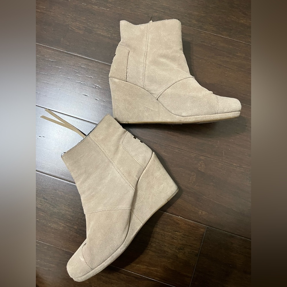 Toms Tan Ankle Boots - Picture 2 of 10